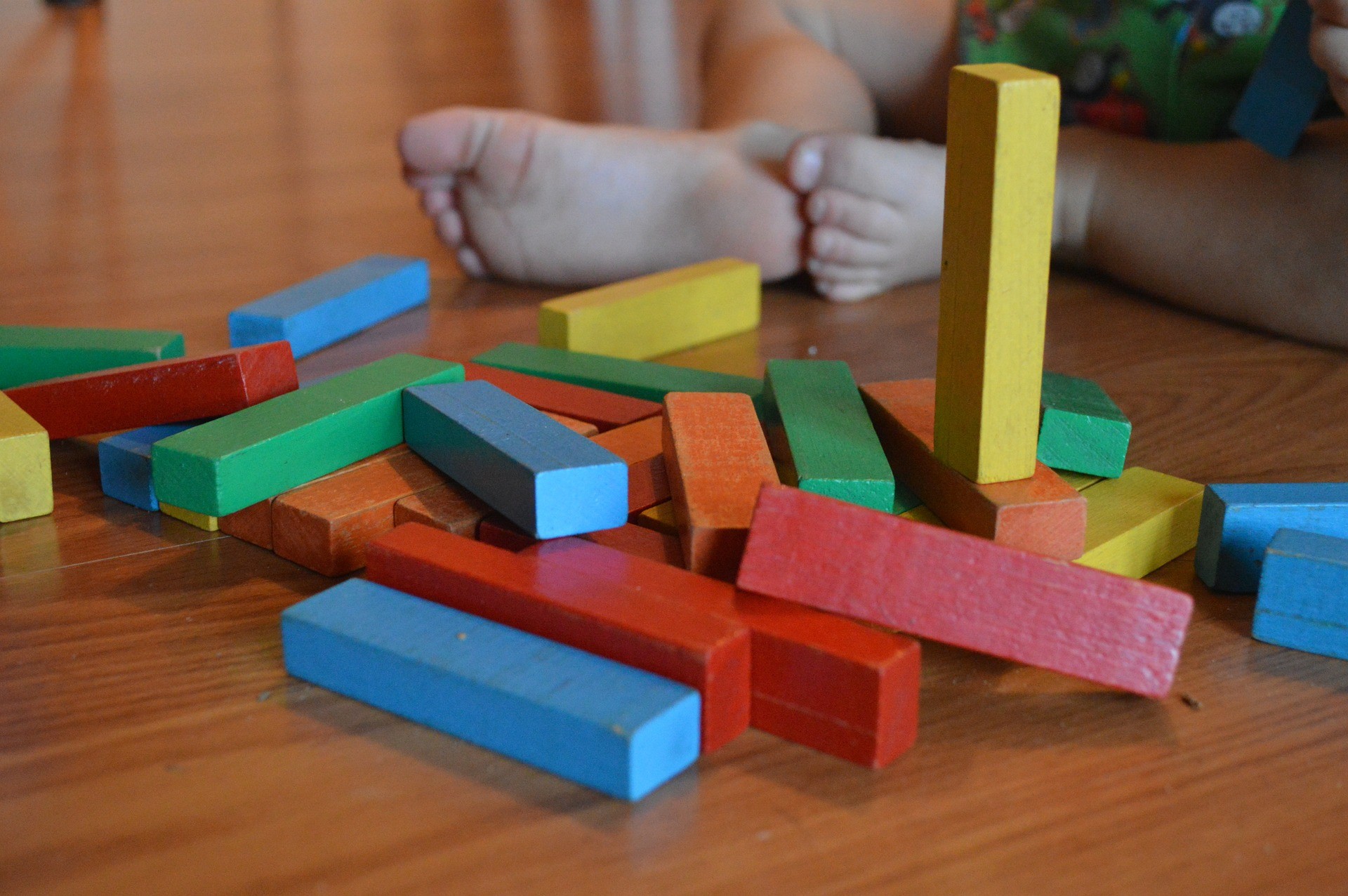 Le matériel Montessori pour le développement de l'enfant