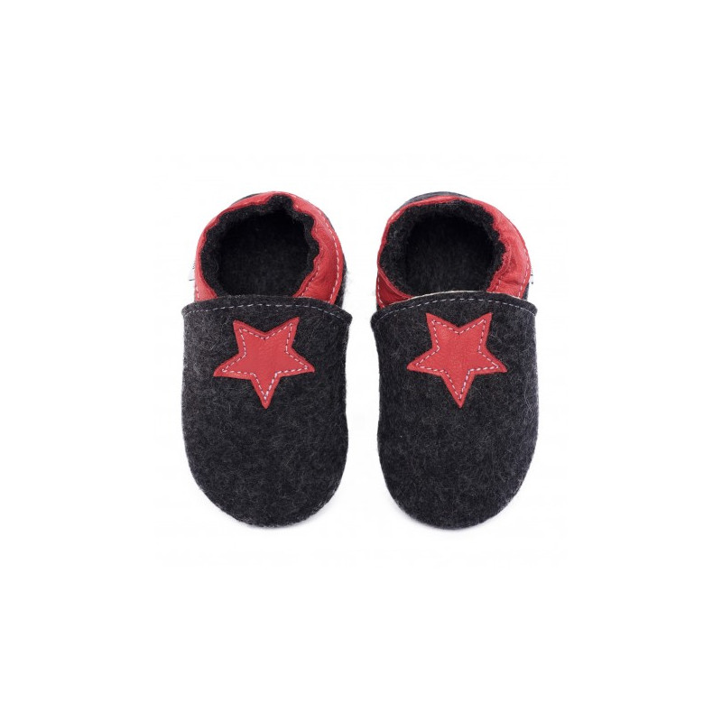 Chaussons en mérinos noir avec étoile rosso fueco Chaussons en mérinos noir avec étoile rosso fueco