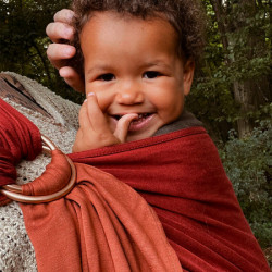 La petite écharpe de portage sans noeud JPMBB Fauve, rouge