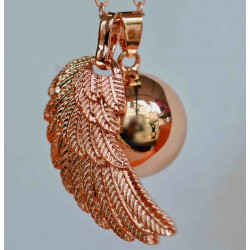 Bola de grossesse, collier avec pendentif et aile d'ange rose métallique