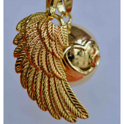 Bola de grossesse, collier avec pendentif et aile d'ange couleur Or, motif Coeurs
