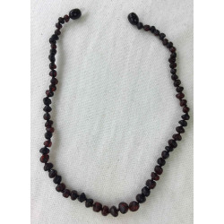 Collier d'ambre bébé foncé