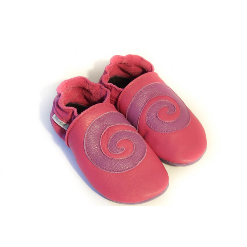 Chaussons cuir FOURRES adulte Spirale violette sur fond Rose Chaussons cuir FOURRES adulte Spirale violette sur fond Rose