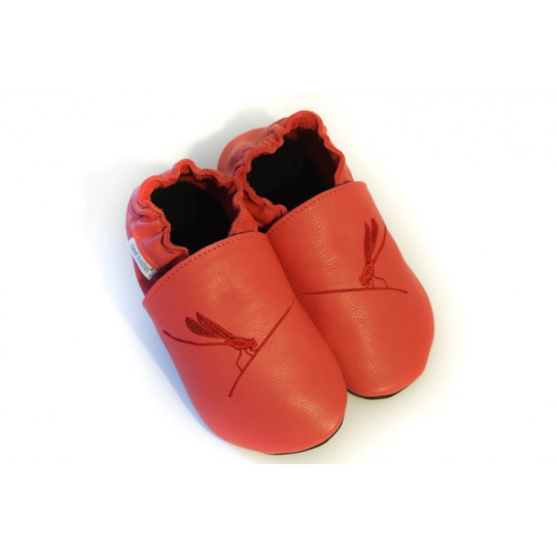 Chaussons cuir doublés adulte Libellule fond rouge Chaussons cuir doublés adulte Libellule fond rouge
