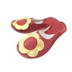 Chaussons cuir adulte fleurs doré fond rouge