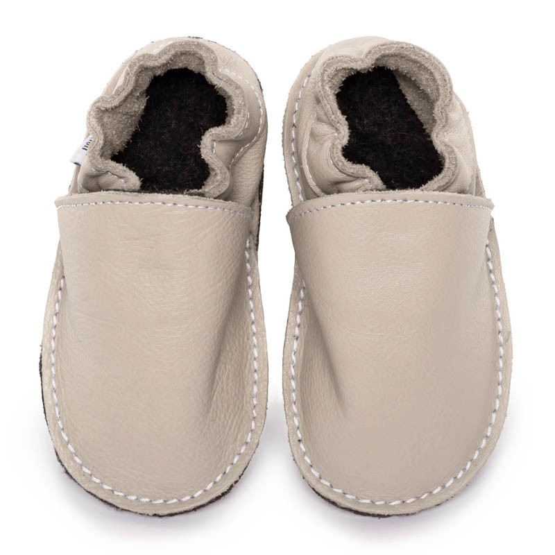 Chaussons bébé en cuir souple avec une semelle antidérapante