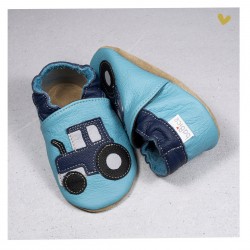 Chausson cuir souple tracteur fond bleu ciel